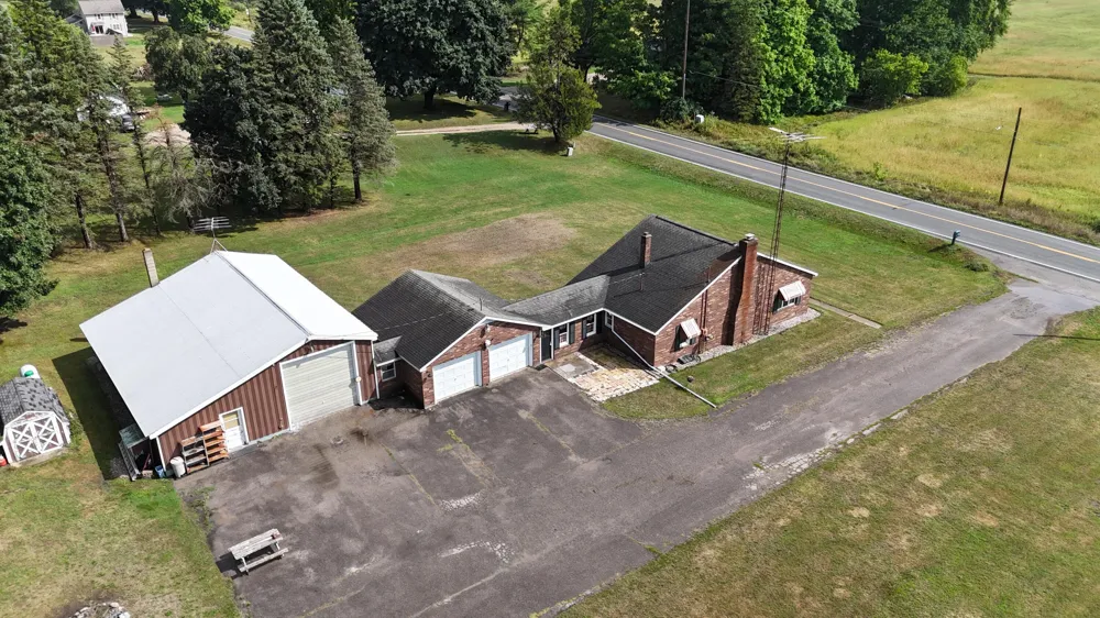 4256 E Wealthy Street Fountain, MI 49410