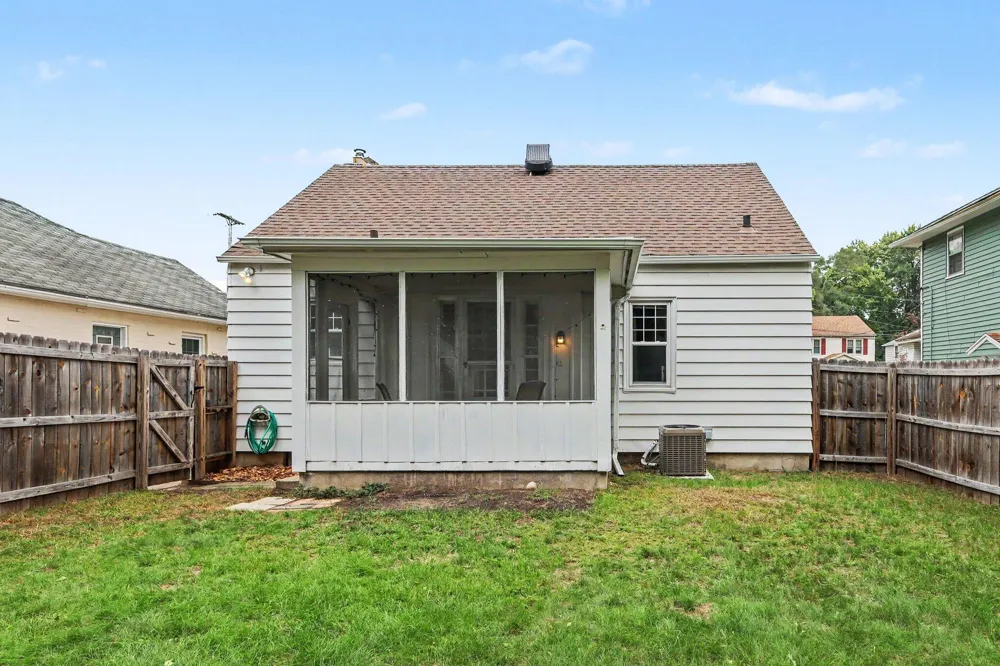662 Deming Street SE Grand Rapids, MI 49507