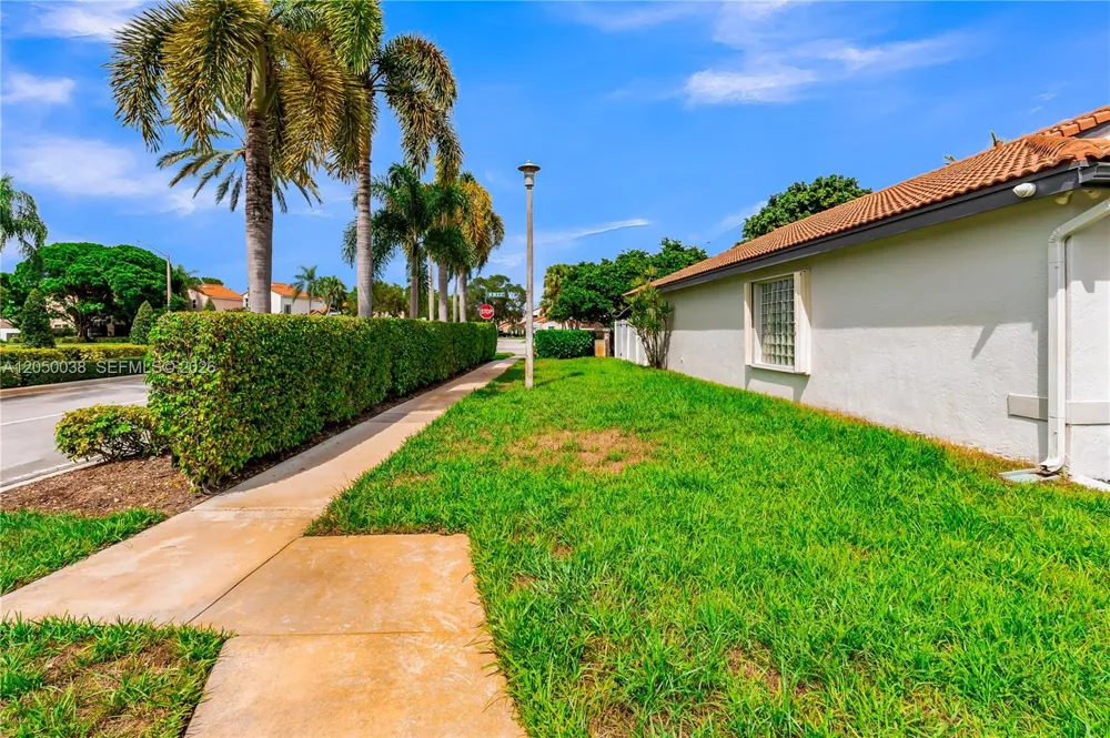 17971 SW 12th Ct Pembroke Pines, FL 33029