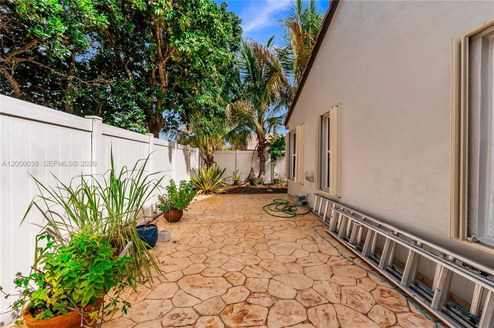 17971 SW 12th Ct Pembroke Pines, FL 33029