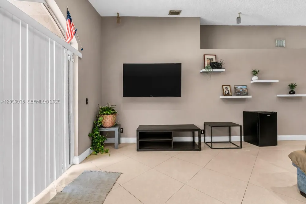 17971 SW 12th Ct Pembroke Pines, FL 33029