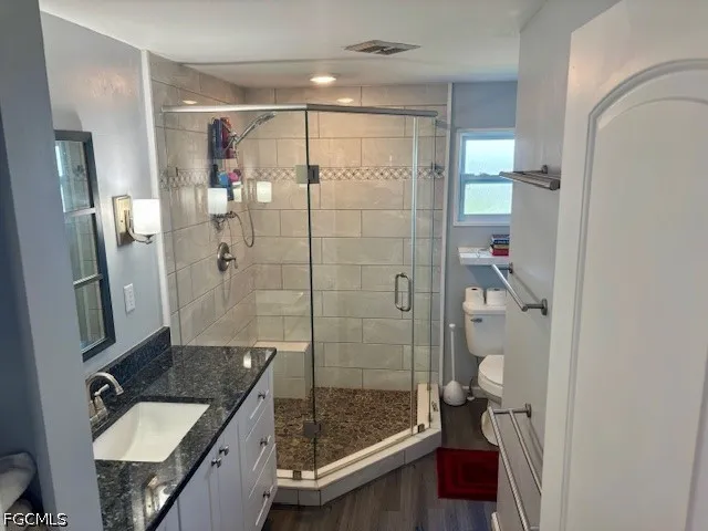 Shoreland Drive W Fort Myers, FL 33905