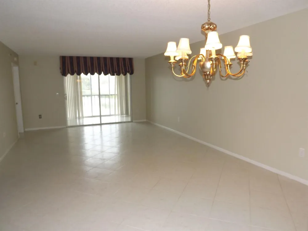 6112 Huntwick Terrace #205 Delray Beach, FL 33484