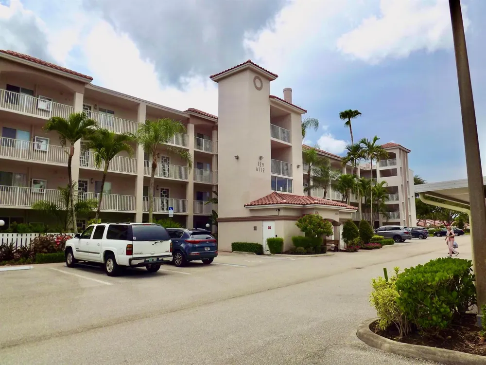 6112 Huntwick Terrace #205 Delray Beach, FL 33484