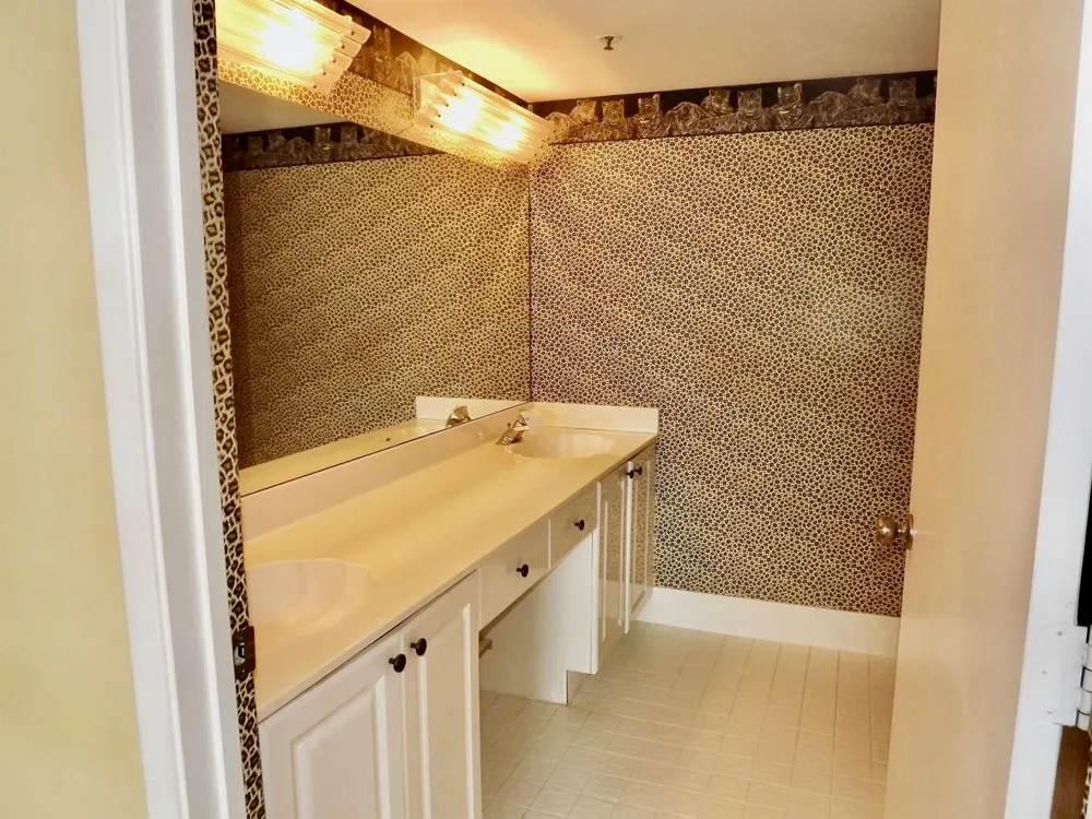 6112 Huntwick Terrace #205 Delray Beach, FL 33484