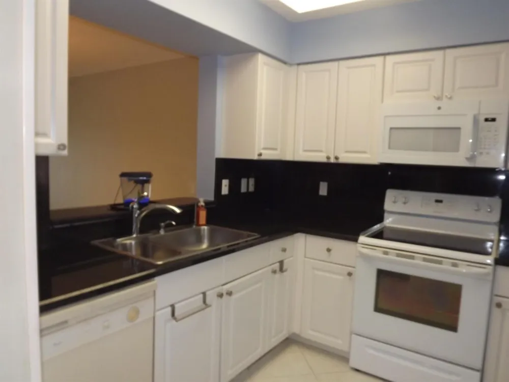 6112 Huntwick Terrace #205 Delray Beach, FL 33484
