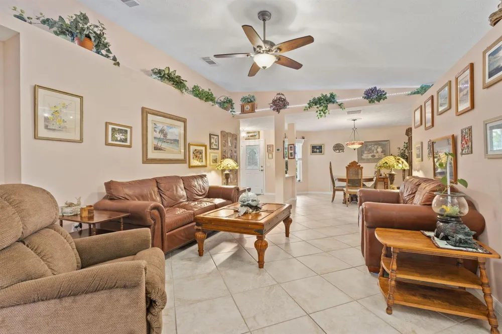 6156 Alexandria Circle Fort Pierce, FL 34982