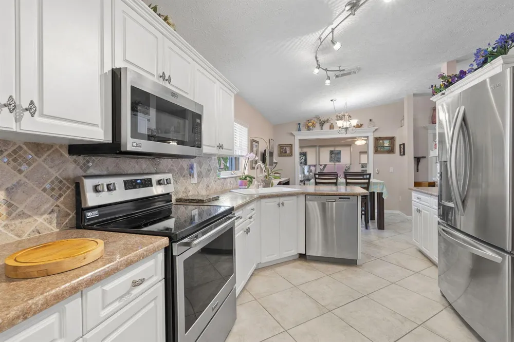 6156 Alexandria Circle Fort Pierce, FL 34982