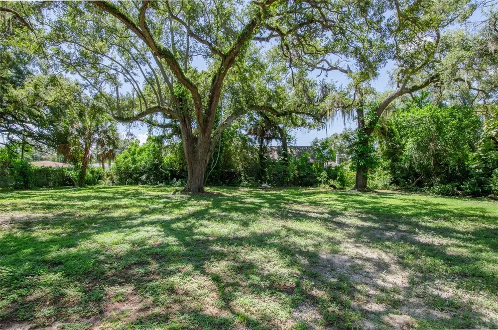 1510 22ND AVENUE S St Petersburg, FL 33705