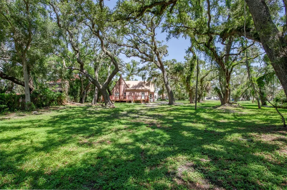 1510 22ND AVENUE S St Petersburg, FL 33705