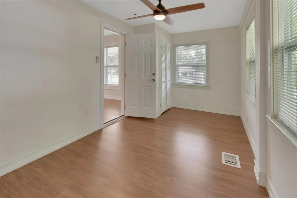 903 E NEW YORK AVENUE Deland, FL 32724