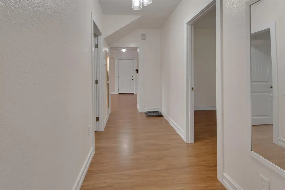 903 E NEW YORK AVENUE Deland, FL 32724