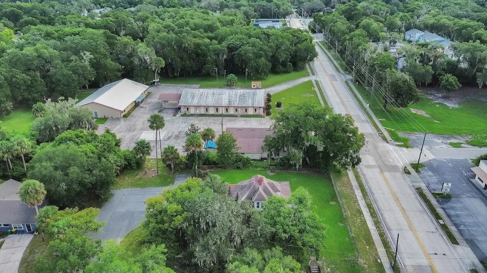 903 E NEW YORK AVENUE Deland, FL 32724