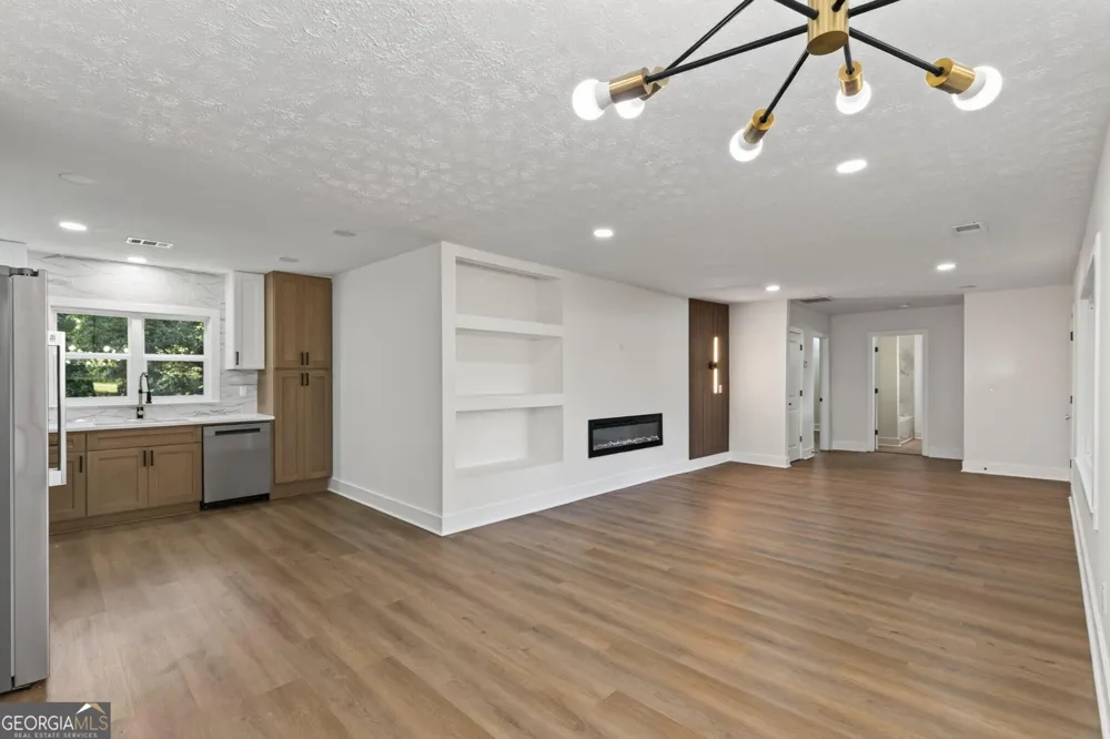2880 Old Norcross RD Tucker, GA 30084