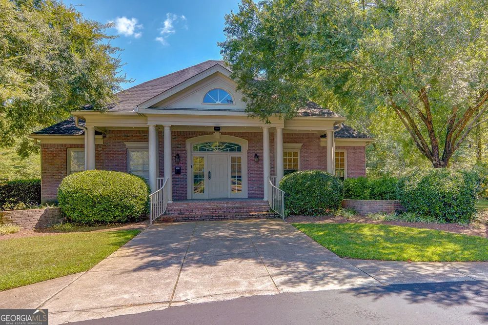 5001 Staverly LN NW Peachtree Corners, GA 30092