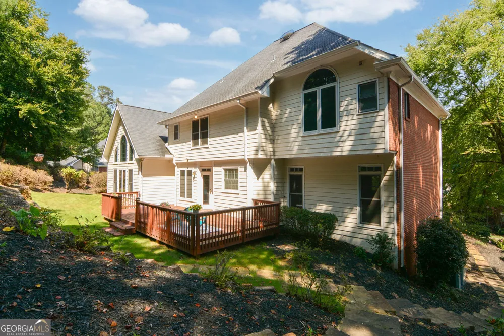5001 Staverly LN NW Peachtree Corners, GA 30092