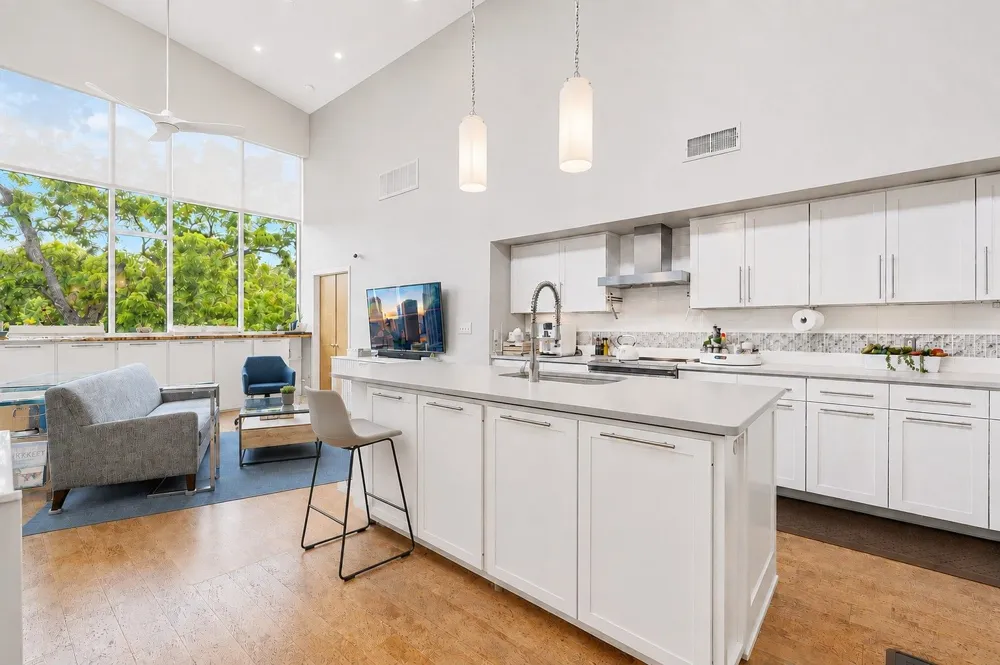 1600 Barton Springs Road #5406 Austin, TX 78704