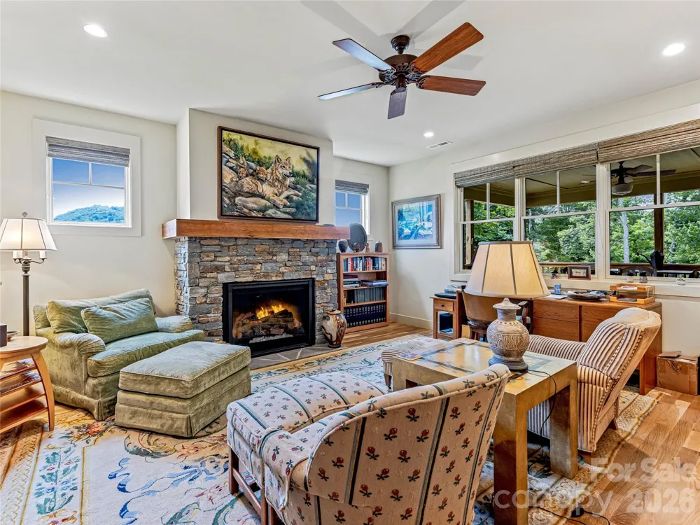 37 Ashe Park Circle Asheville, NC 28806
