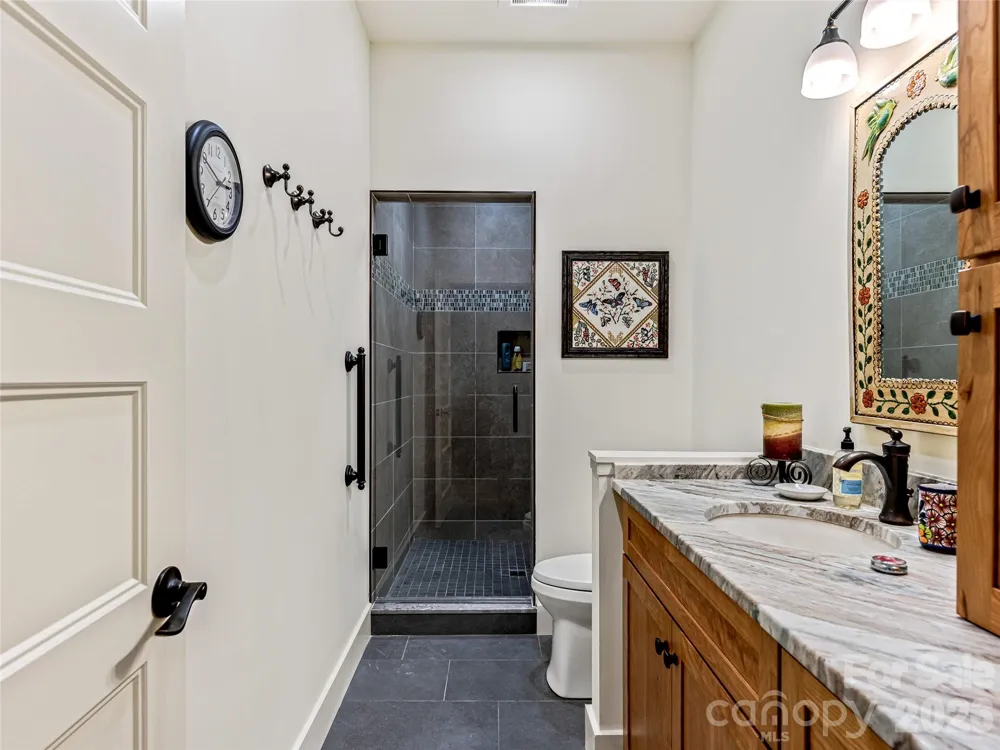 37 Ashe Park Circle Asheville, NC 28806