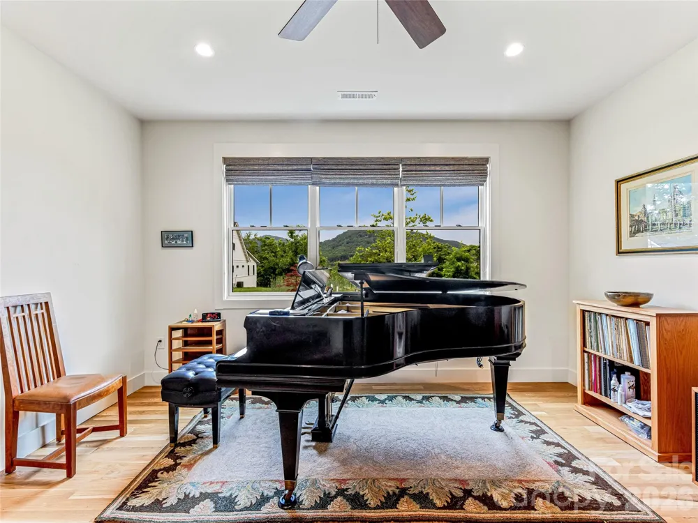37 Ashe Park Circle Asheville, NC 28806