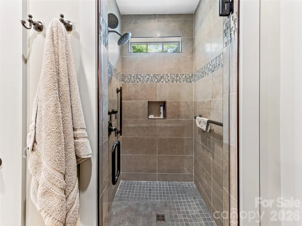 37 Ashe Park Circle Asheville, NC 28806