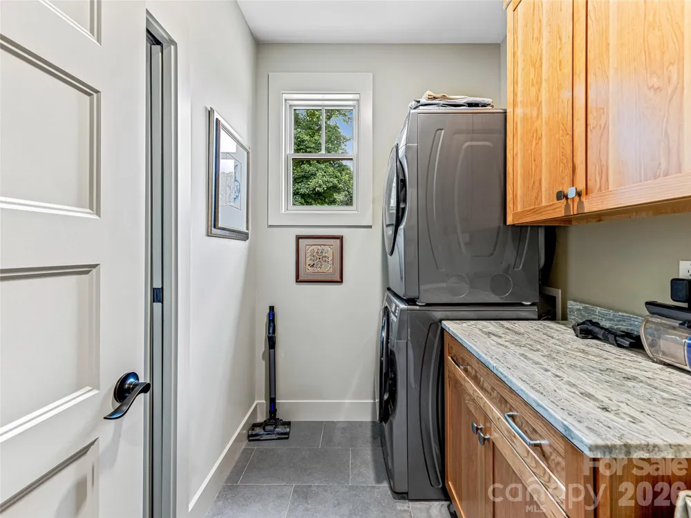37 Ashe Park Circle Asheville, NC 28806
