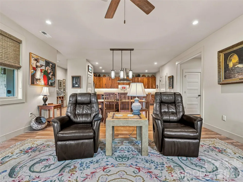 37 Ashe Park Circle Asheville, NC 28806