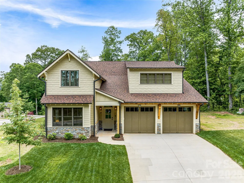 37 Ashe Park Circle Asheville, NC 28806