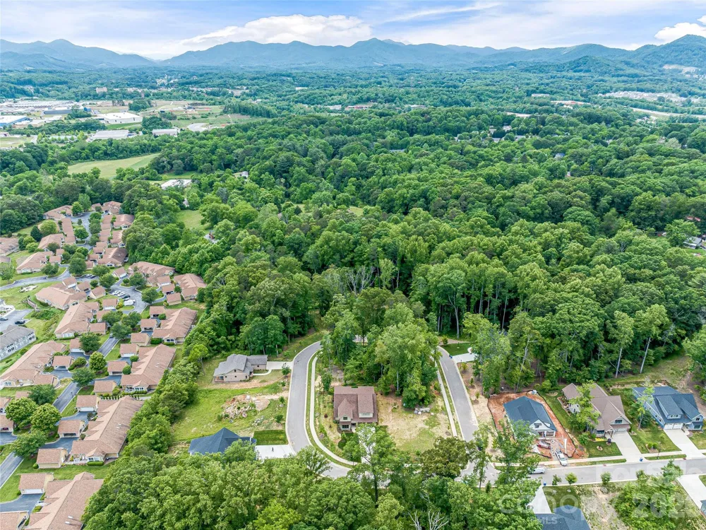 37 Ashe Park Circle Asheville, NC 28806