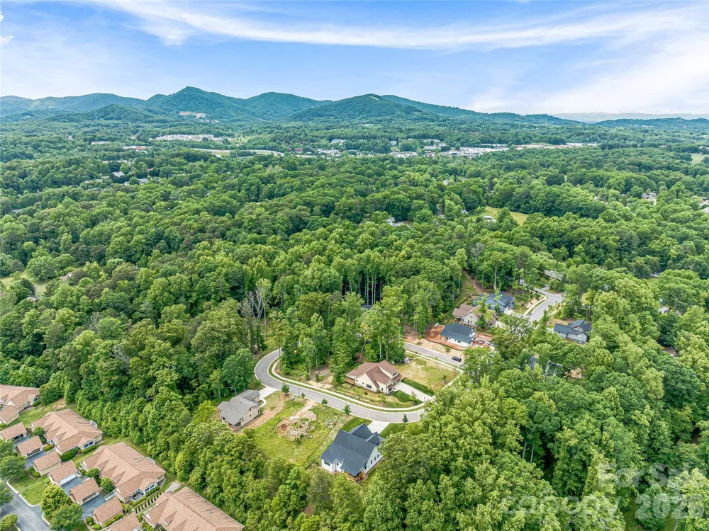 37 Ashe Park Circle Asheville, NC 28806