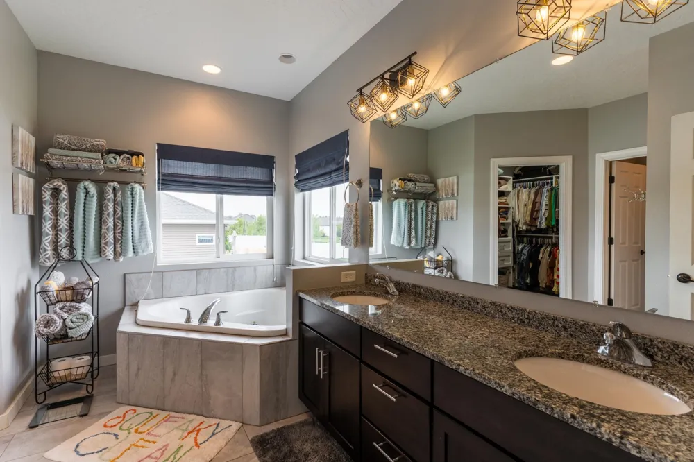 902 50th Avenue W West Fargo, ND 58078