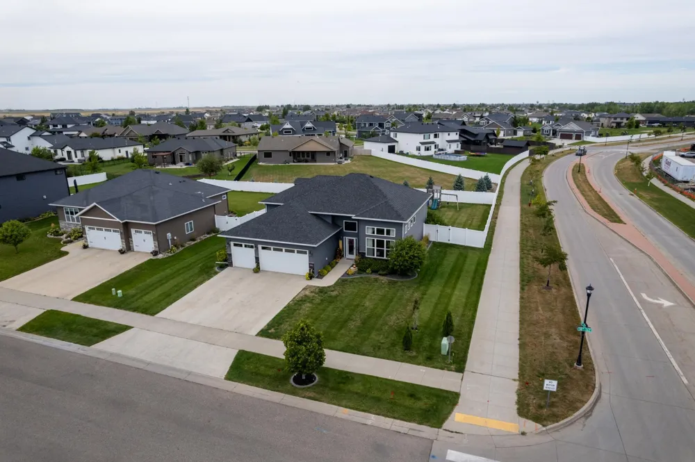 902 50th Avenue W West Fargo, ND 58078
