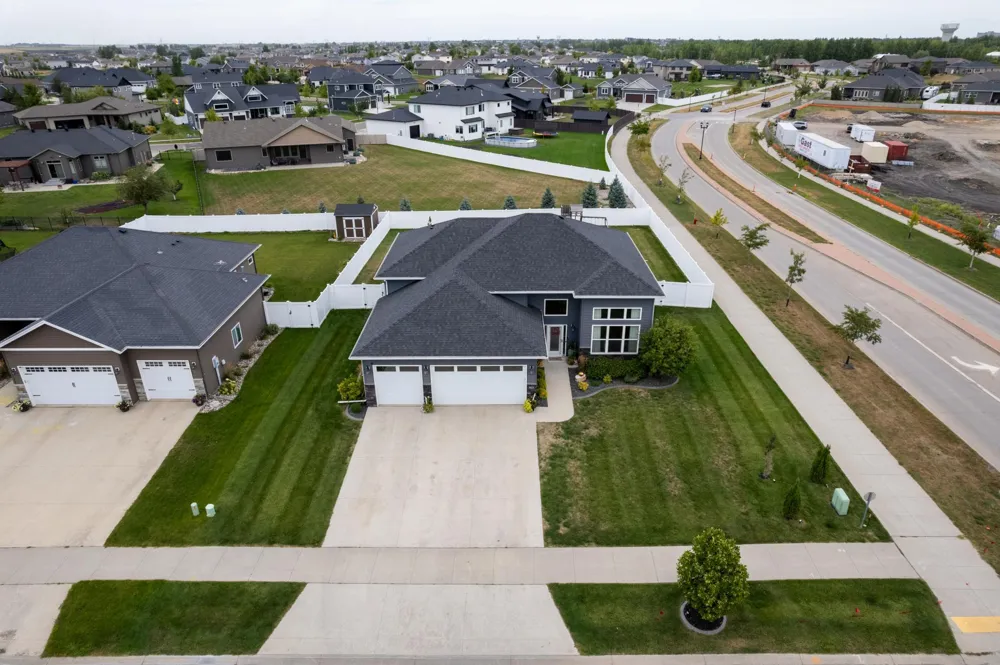 902 50th Avenue W West Fargo, ND 58078