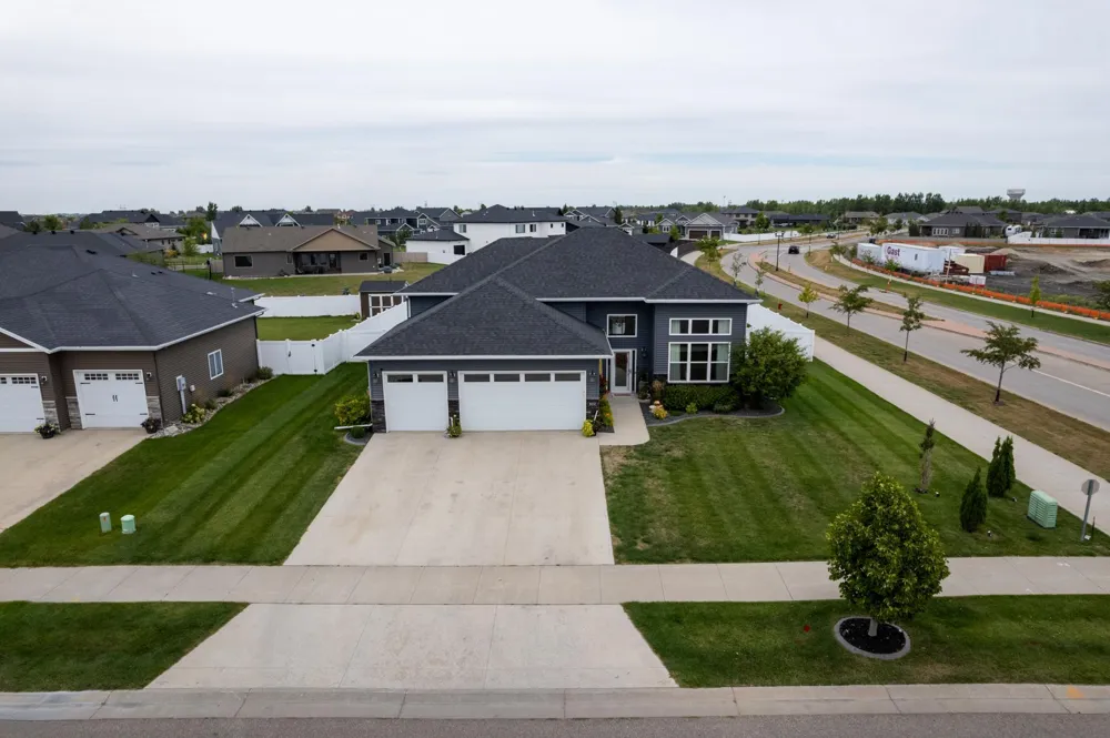 902 50th Avenue W West Fargo, ND 58078