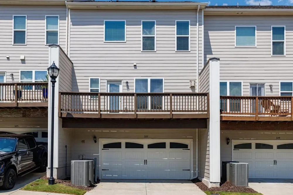 327 Hudson Way Woodstock, GA 30189