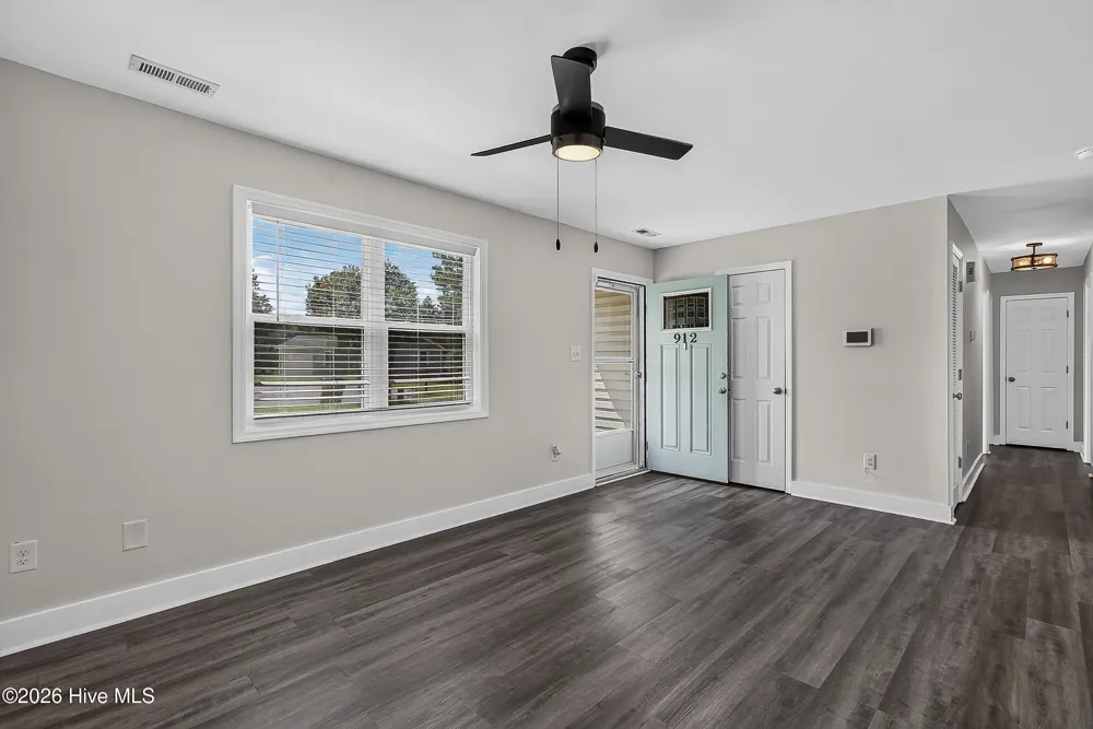 912 Laurel Lane Jacksonville, NC 28546