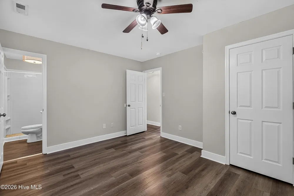 912 Laurel Lane Jacksonville, NC 28546