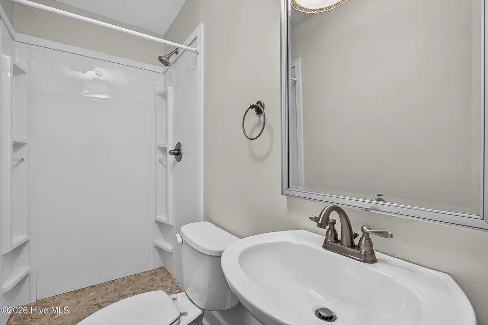 912 Laurel Lane Jacksonville, NC 28546