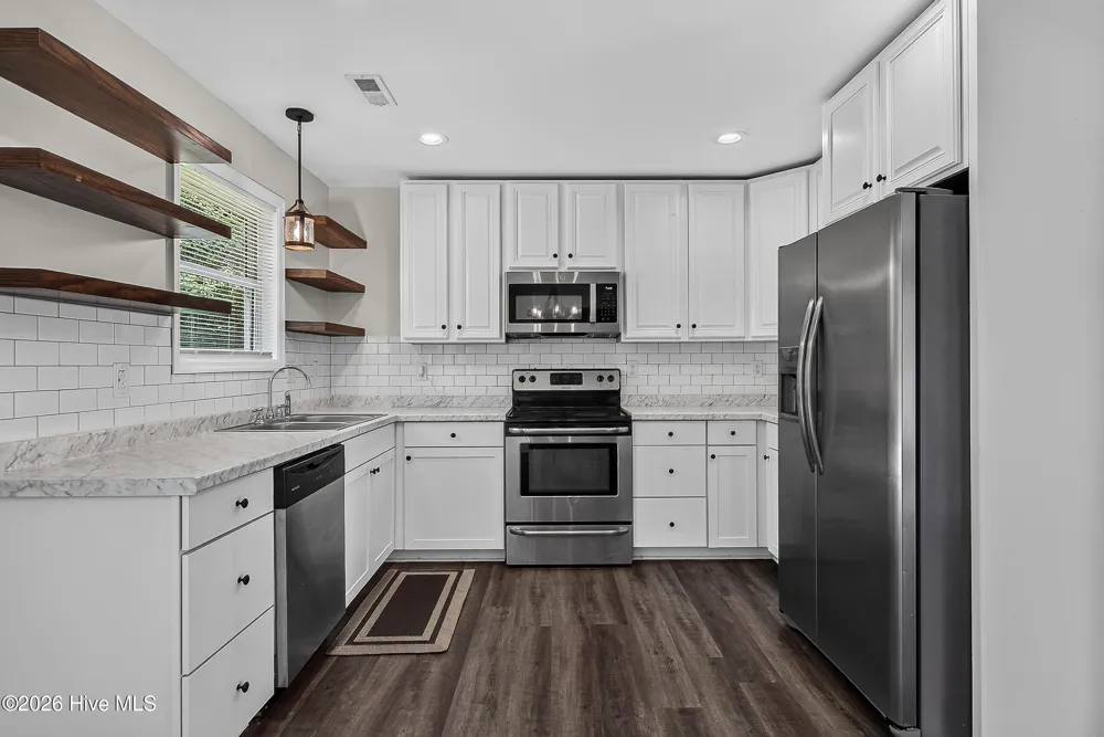 912 Laurel Lane Jacksonville, NC 28546