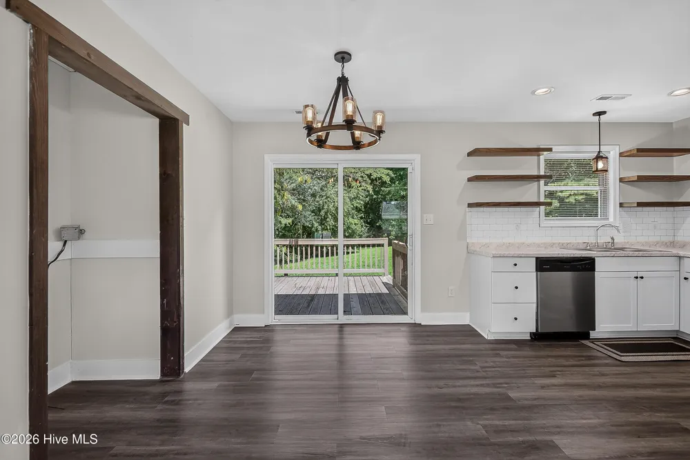 912 Laurel Lane Jacksonville, NC 28546