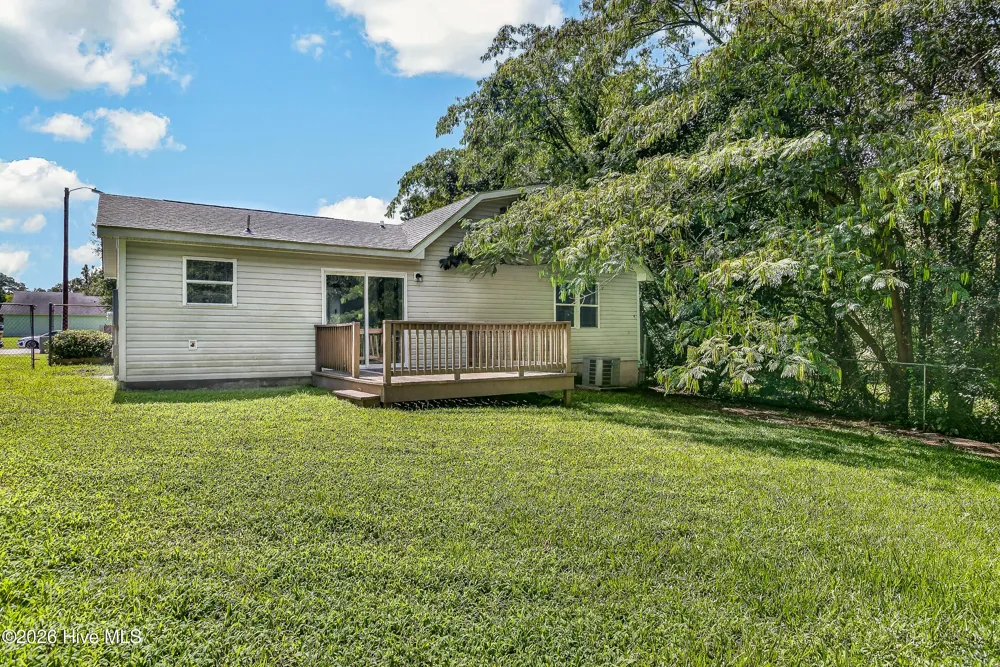 912 Laurel Lane Jacksonville, NC 28546