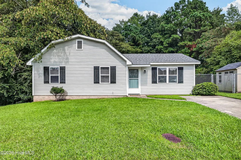 912 Laurel Lane Jacksonville, NC 28546