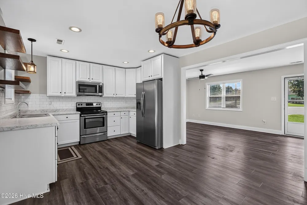 912 Laurel Lane Jacksonville, NC 28546