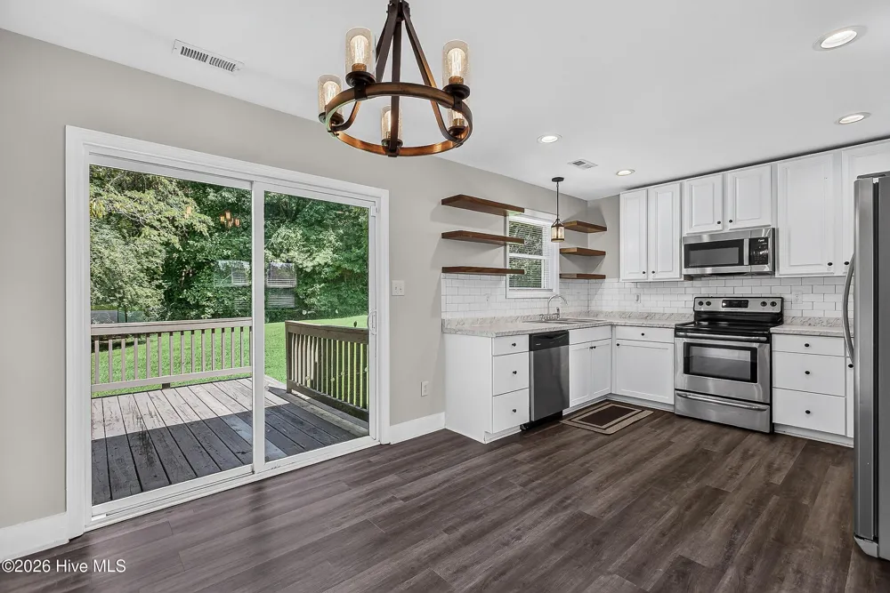912 Laurel Lane Jacksonville, NC 28546