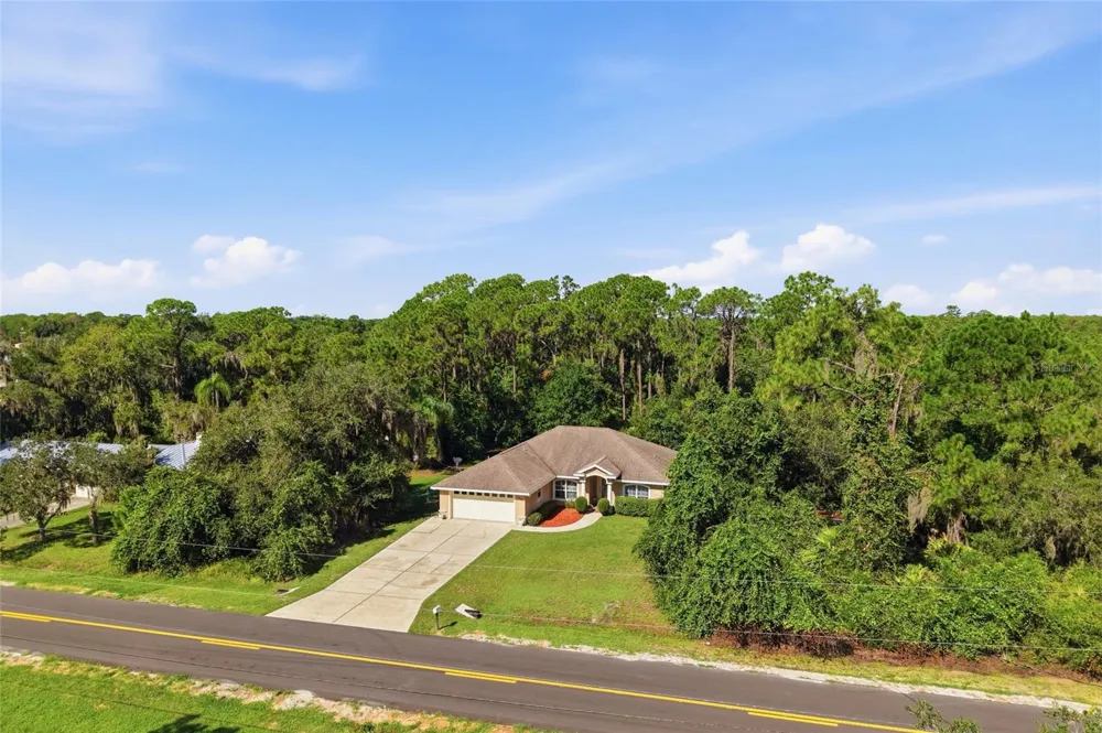 640 HIGHLANDS LAKE DRIVE Lake Placid, FL 33852
