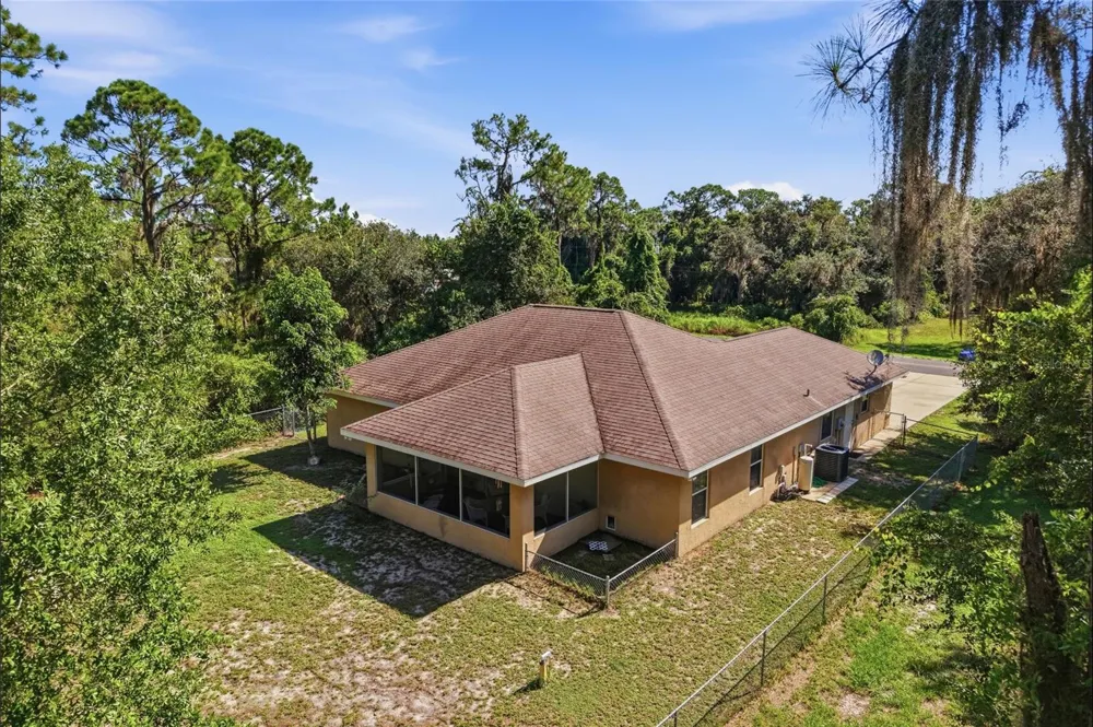 640 HIGHLANDS LAKE DRIVE Lake Placid, FL 33852