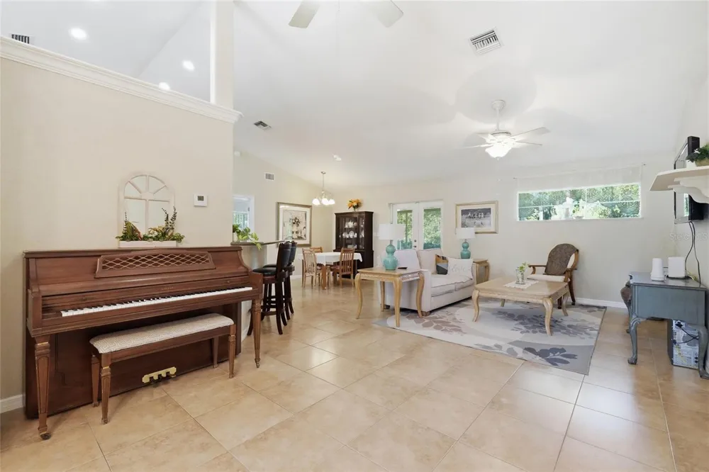 640 HIGHLANDS LAKE DRIVE Lake Placid, FL 33852