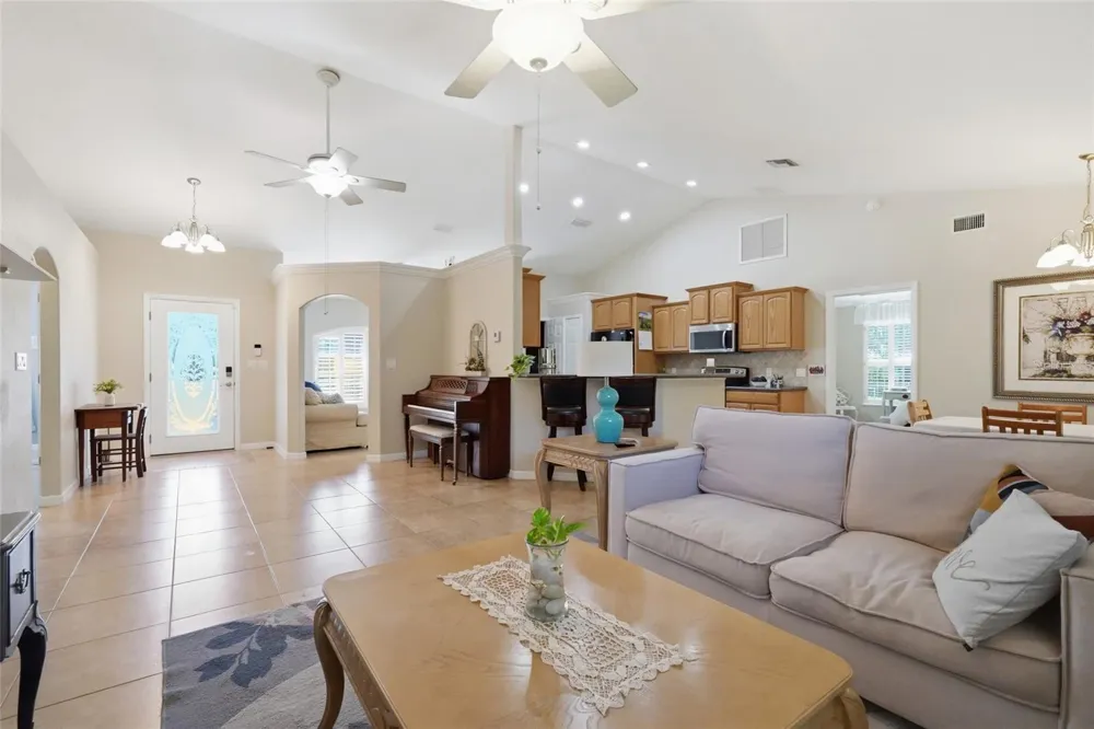 640 HIGHLANDS LAKE DRIVE Lake Placid, FL 33852