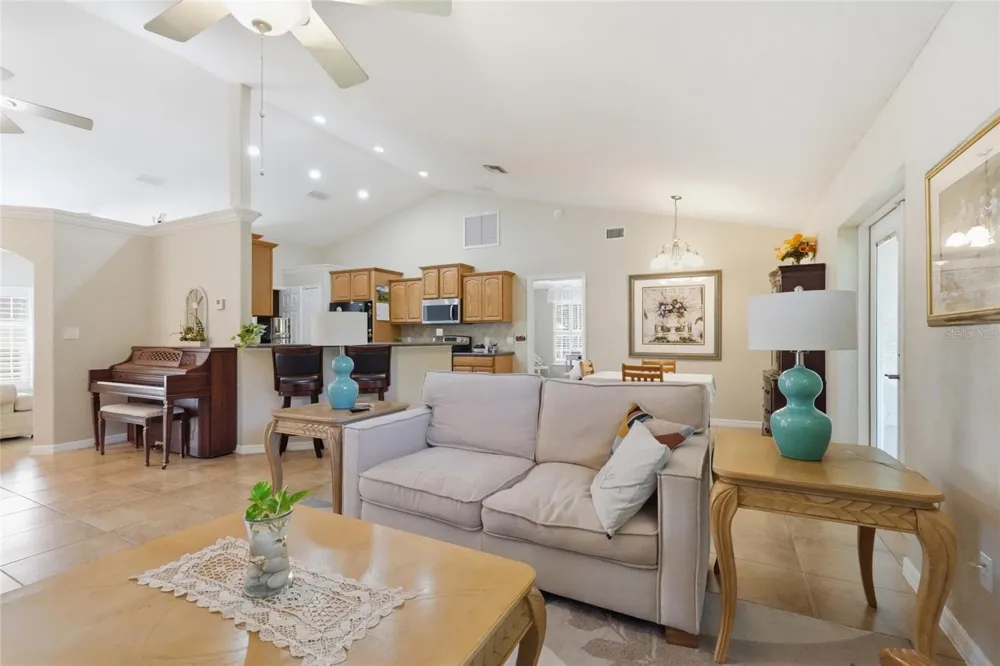 640 HIGHLANDS LAKE DRIVE Lake Placid, FL 33852