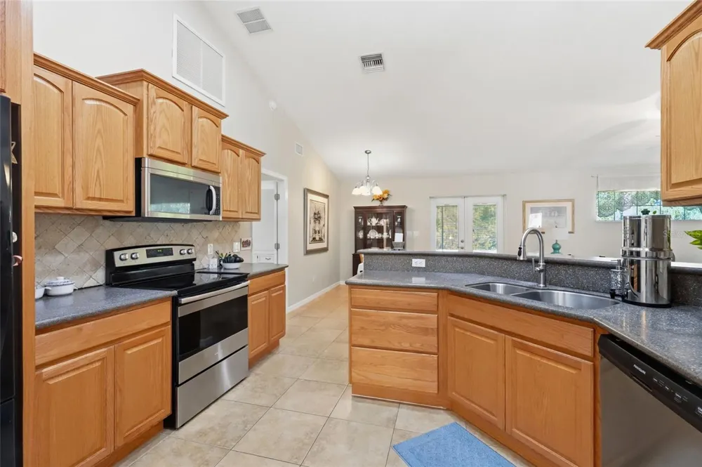 640 HIGHLANDS LAKE DRIVE Lake Placid, FL 33852